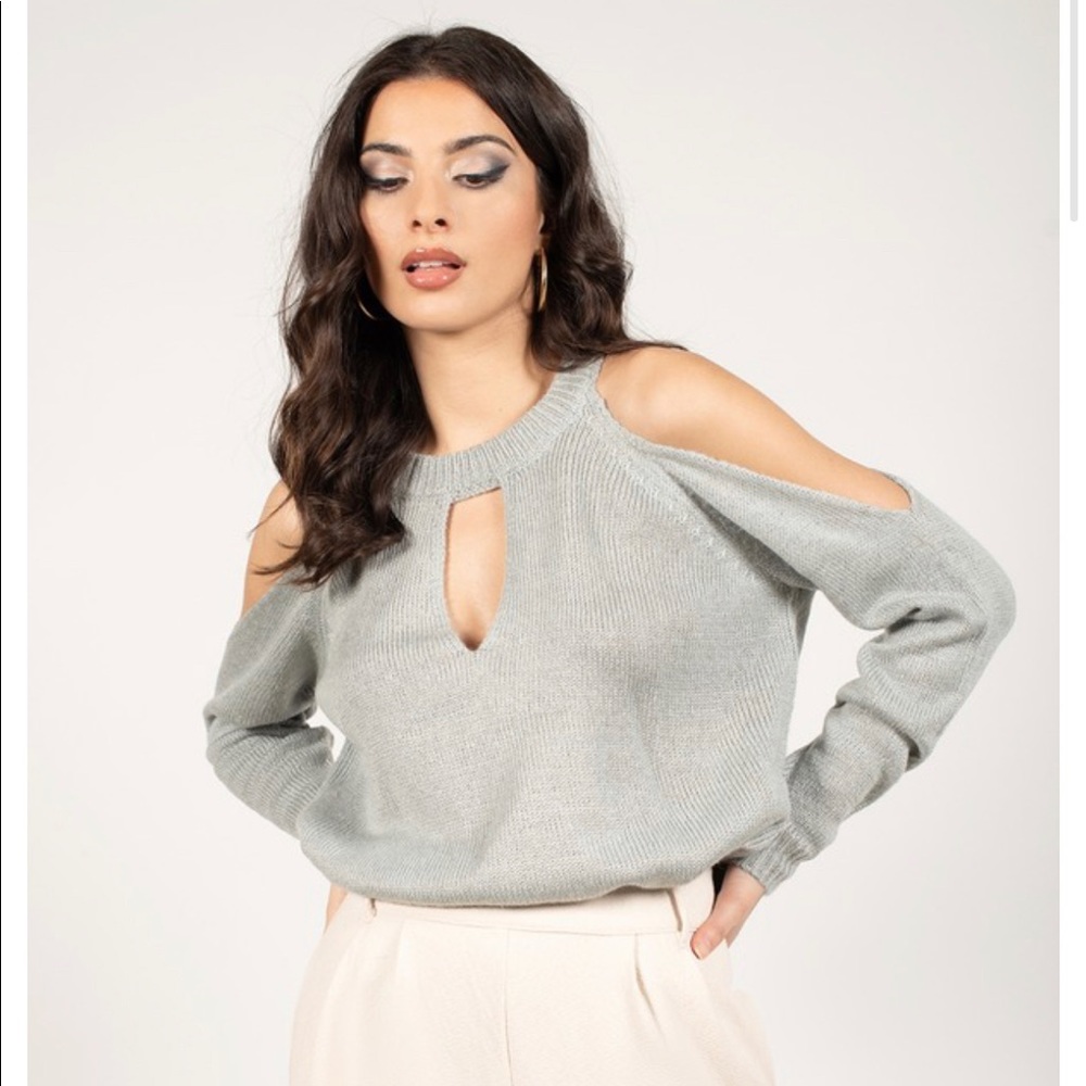 TOBI ALIA COLD SHOULDER SWEATER